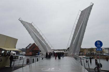 Мосты для пешеходов и велосипедистов через каналы Кристиансхаун и Транграун