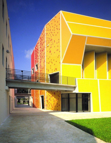 Архитектурная школа Пола Л. Сехаса, Международный университет Майами