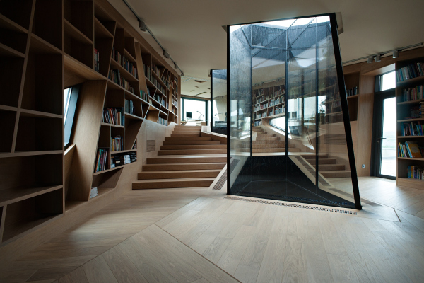 The “Spring” house: the library, skylights Copyright: Photograph  Gleb Leonov | TOTEMENT/PAPER
