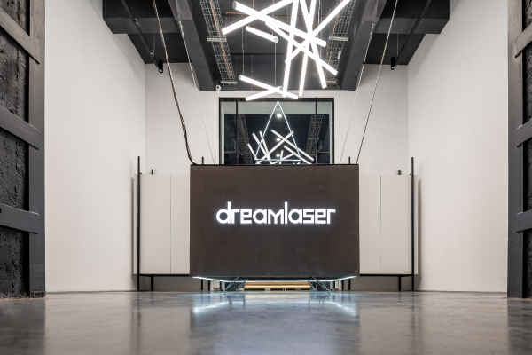 Dreamlaser.  Plombir  Mish Studio   www.officenext.ru