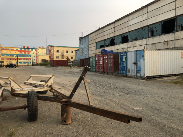 The former garage and the future youth culture center ANGAR in Anadyr. The current state Copyright: Photograph  Maria Sedletskaya