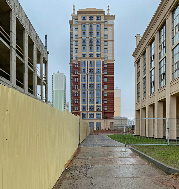 View of the south facade of the second stage on the Dybenko Street. Renaissance housing complex Copyright: Photograph  Stepan Liphart /provided by Liphart Architects