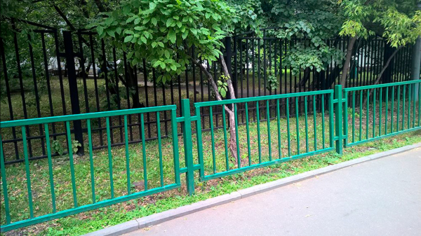 Design code. Yet-unused possibilities. An example of fences: garish green and neutral gray Copyright:  Art. Lebedev Studio