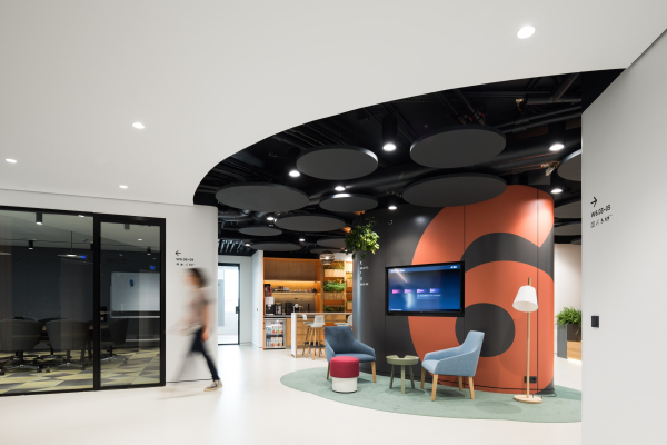  JetBrains - UNK Corporate Interiors.    OfficeNEXT