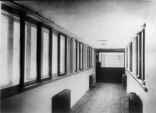 Interior of the corridor, the 1930′s Copyright: Photograph provided by Ginzburg Architects