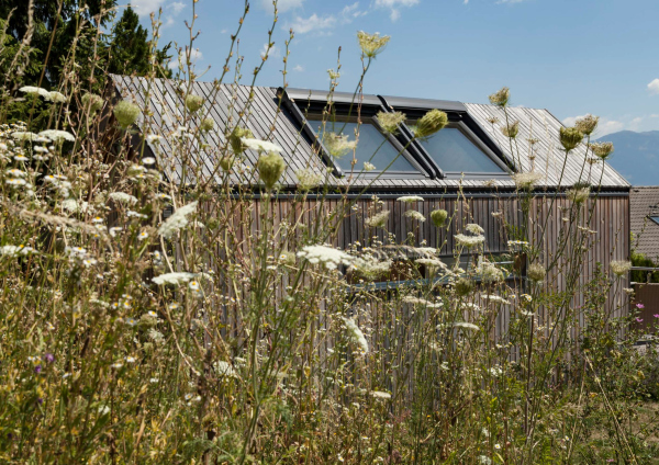 7 mobile holiday cabins. Maria Wilhelm & Element Design gmbh, Basel  Velux