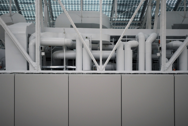The ventilation system of the grand auditorium is open to everyone′s inspection, just like in the Pompidou Center, only the pipes are white here. GES-2, House of Culture of V-A-C foundation  / 03.12.2021  Copyright: Photograph: Archi.ru