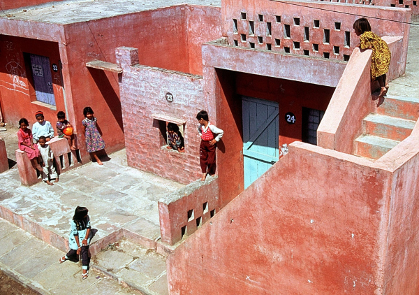 Малобюджетное жилье «Аранья» в Индауре Фото: John Panicker © Vastushilpa Foundation