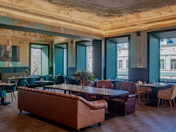 �������� YALE ���������� � ���� ����� / ������������� Fruit Design Studio