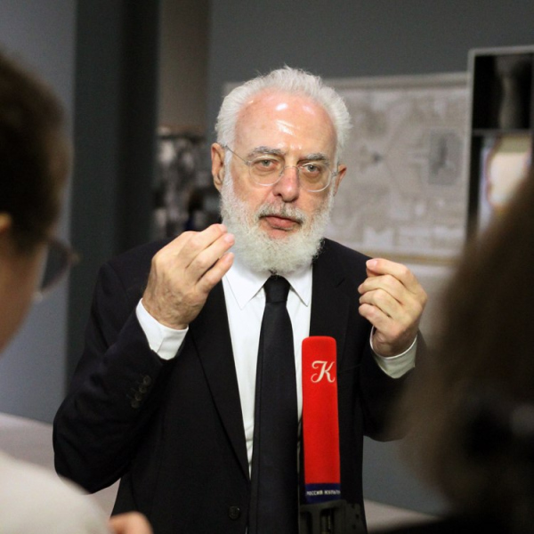 Francesco Bonami at the inauguration of the exhibition 