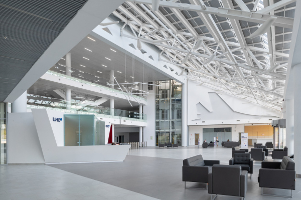 The entrance atrium. The UAC headquarters building in Zhukovsky Copyright: Photo  Aleksey Naroditsky / provided by Reserve Union