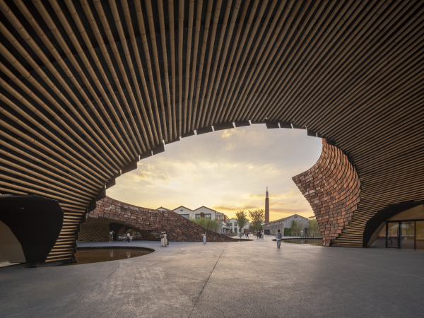   UCCA      Fangfang Tian /  Kengo Kuma & Associates