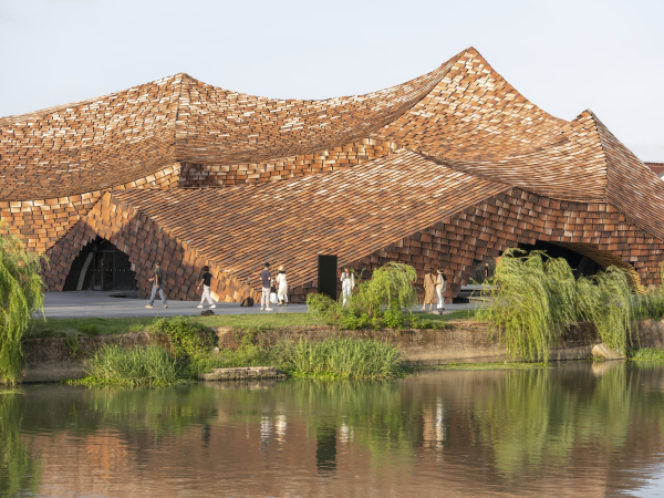   UCCA      Fangfang Tian /  Kengo Kuma & Associates