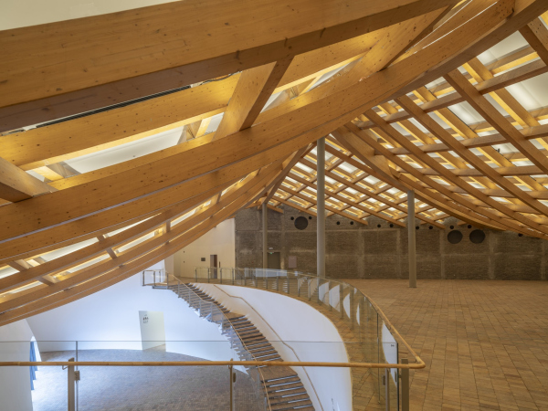   UCCA      Fangfang Tian /  Kengo Kuma & Associates