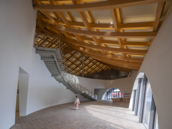   UCCA      Fangfang Tian /  Kengo Kuma & Associates