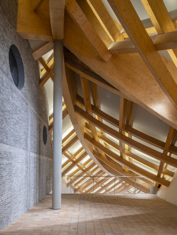   UCCA      Fangfang Tian /  Kengo Kuma & Associates