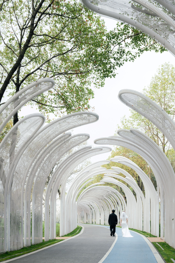   Emerald Screen Pergola     CreatAR lmages /  Wutopia Lab