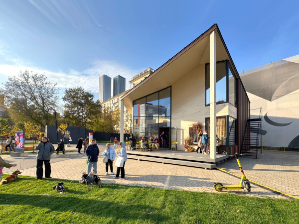 Evy-Center, the pavilion  of the territory of Khlebozavod No. 9 Copyright: Photograph  Andrey Asadov