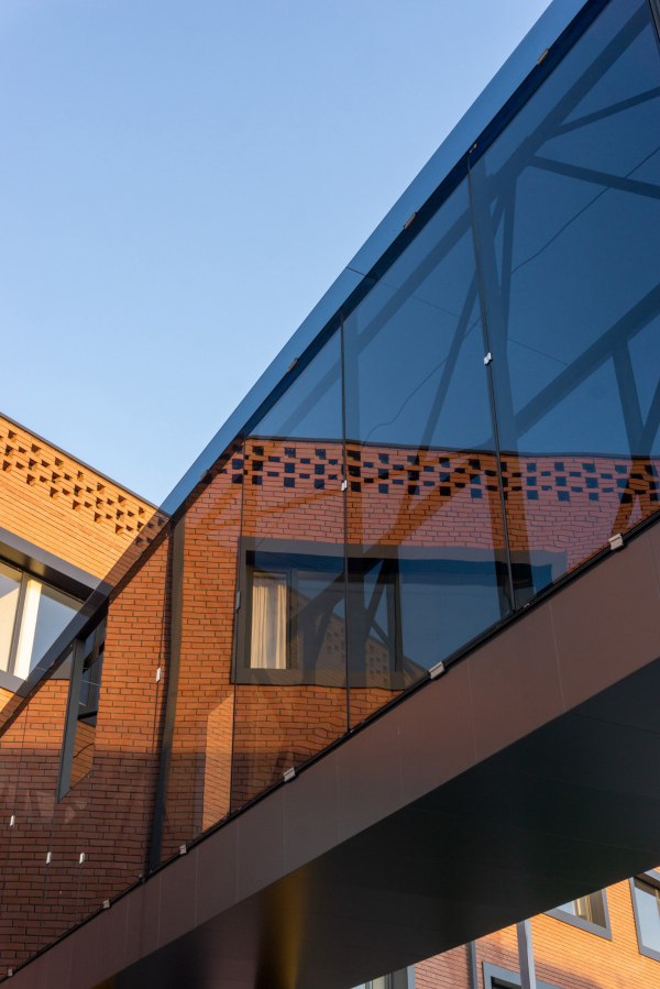          /  Parallel architects