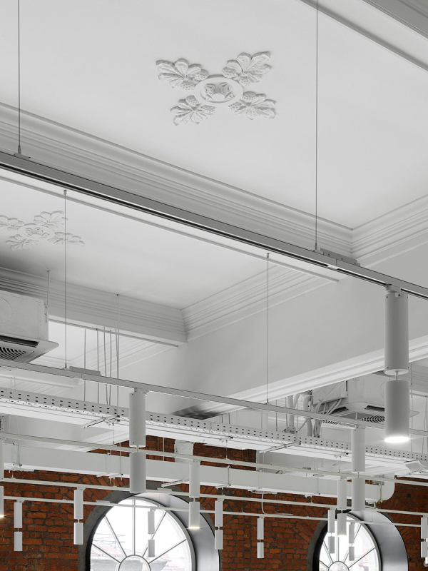   , -     /  UNK corporate interiors