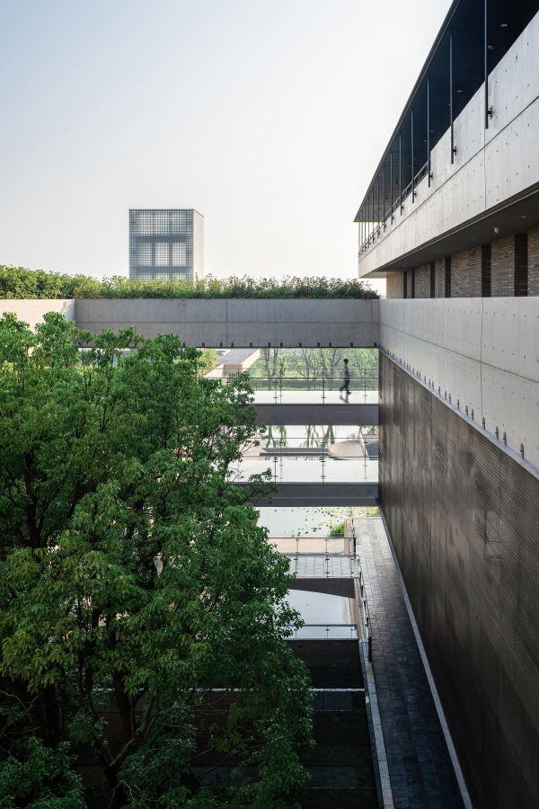     Luo Canhui / Vector Architects