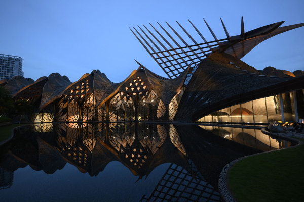   Marisfrolg   Van Brandenburg, Junhui Cai, Marisfrolg Fashion Group /  Architecture Van Brandenburg