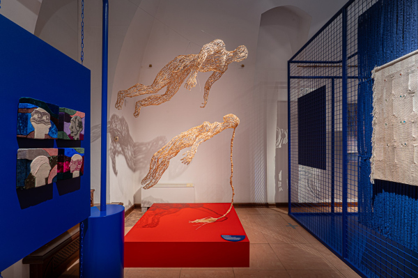  V           /  PSCulture
