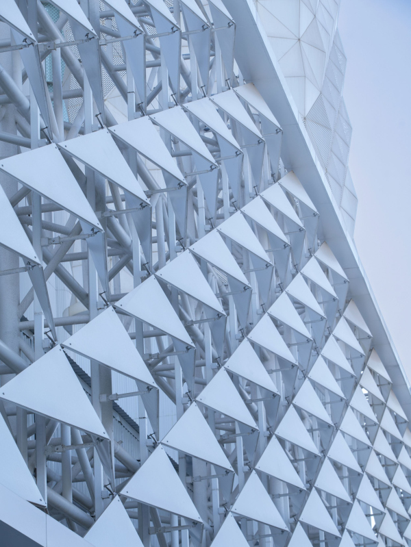  ,      Archi-translator