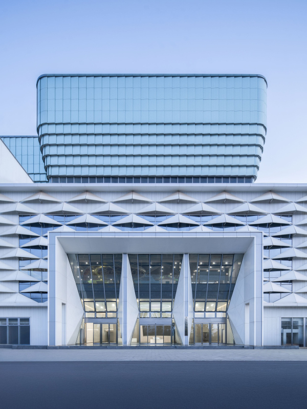  ,      Archi-translator
