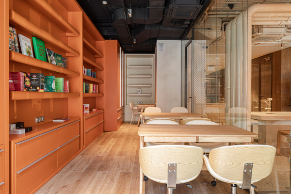     : LOOK UP & UPSKILL     /  Pergaev Bureau