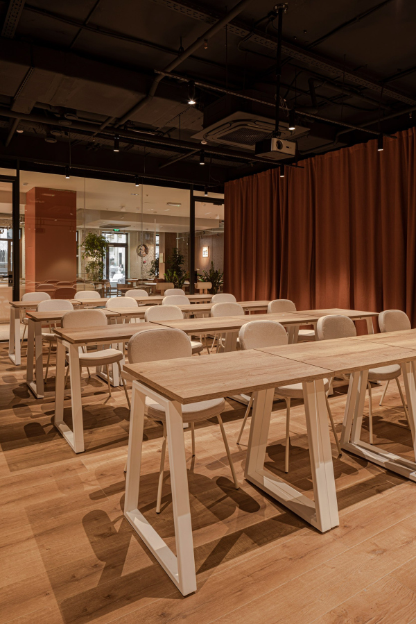     : LOOK UP & UPSKILL     /  Pergaev Bureau