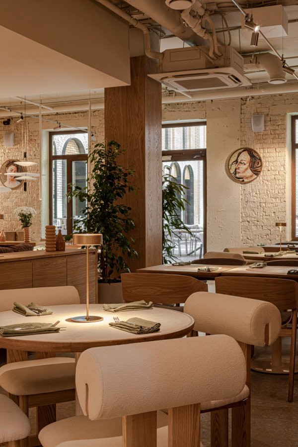     : LOOK UP & UPSKILL     /  Pergaev Bureau