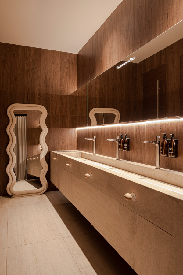     : LOOK UP & UPSKILL     /  Pergaev Bureau