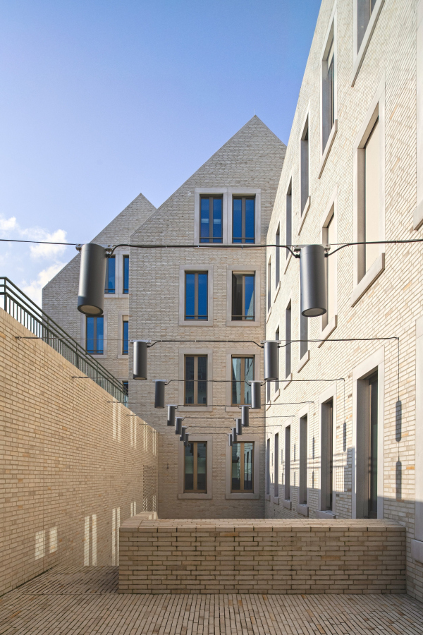        Franco Casaccia / JSWD