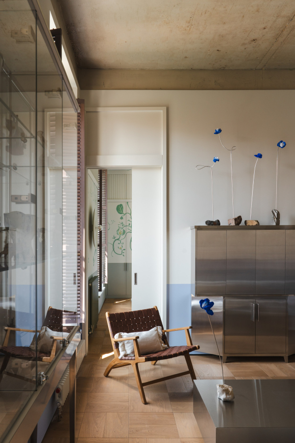  Hideout. . -. FORM    /  FORM