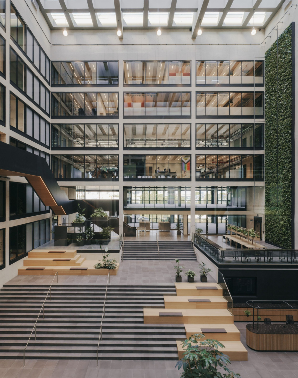   EDGE HafenCity   Simon Menges