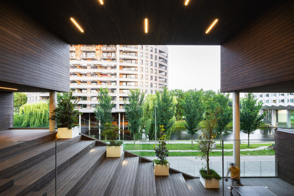      Suit 9   Sebastian van Damme /  Studioninedots