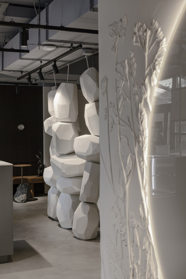-       /  ZROBIM architects