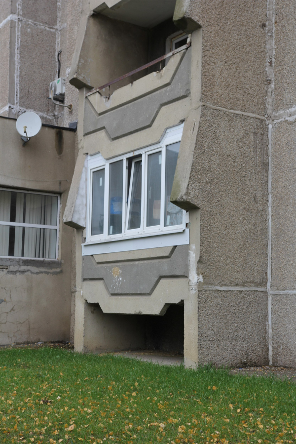    121-042(1?),     -.  2025    , .