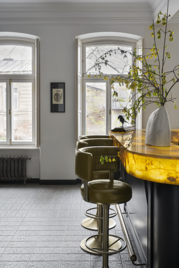    “Dan”     /   KRUG