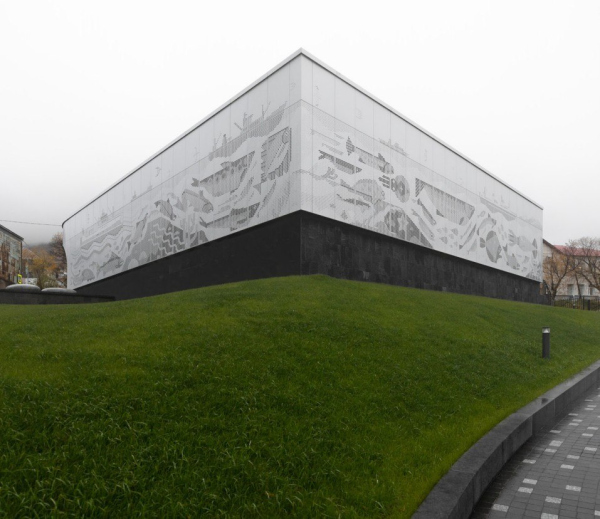   ( , -)   /Gikalo Kuptsov Architects