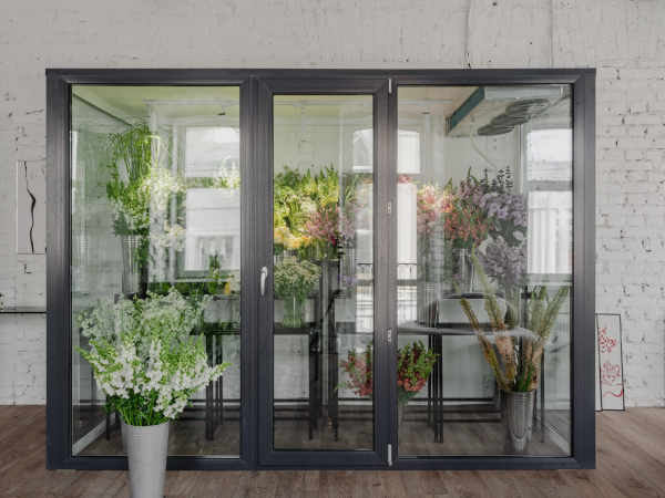 Flower shop UTROM ���������� � ������� ������ / ������������� SUSHKOVADESIGN