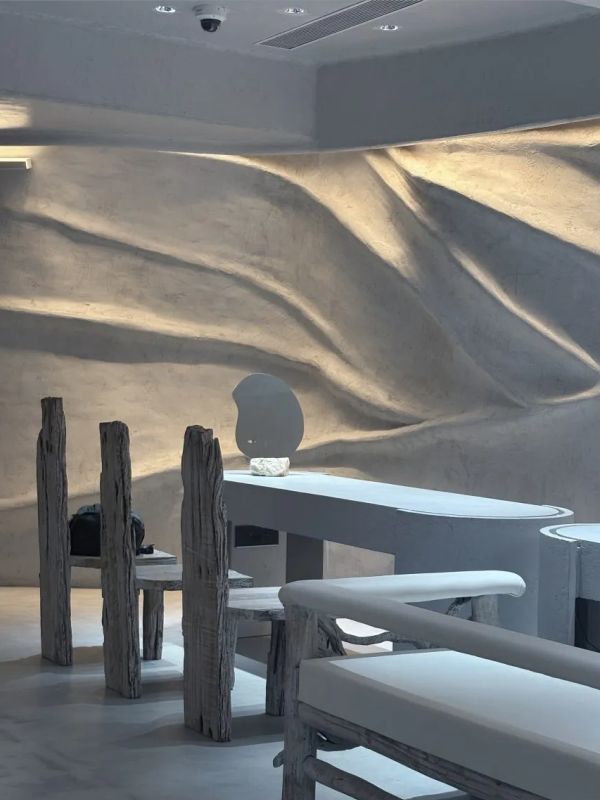 LA SOLITAIRE- JEWELLERY SHOWROOM  Vertika Aneja