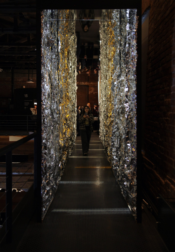  IND.     2025    , .