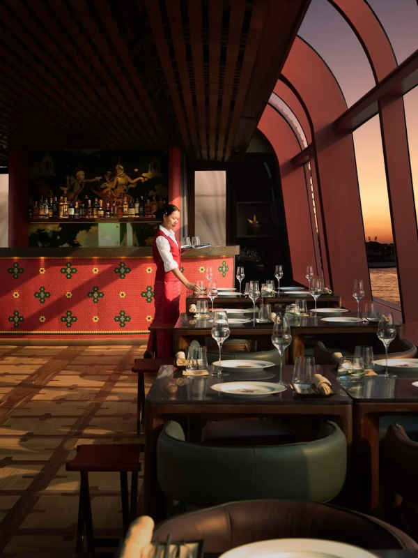 Apsara Cruise ()  Pichan Sujaritsatit