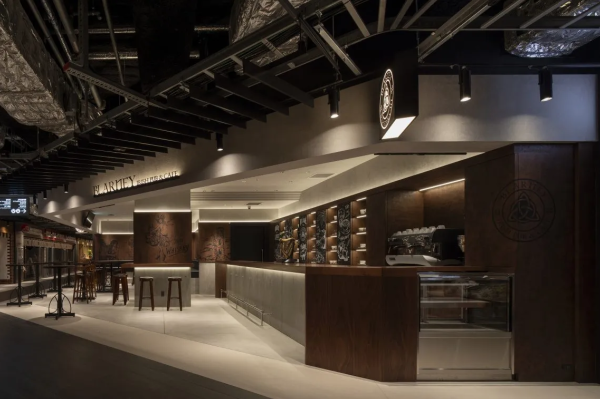 Blarney Irish Pub & Cafe ()  Senichiro Nogami