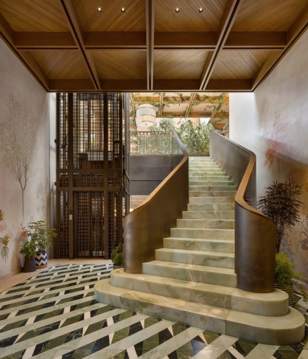 Lavo ()  Rafael Gamo