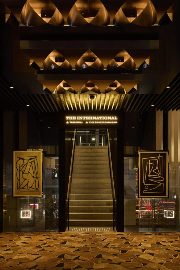 The International ()  Johnny Valiant