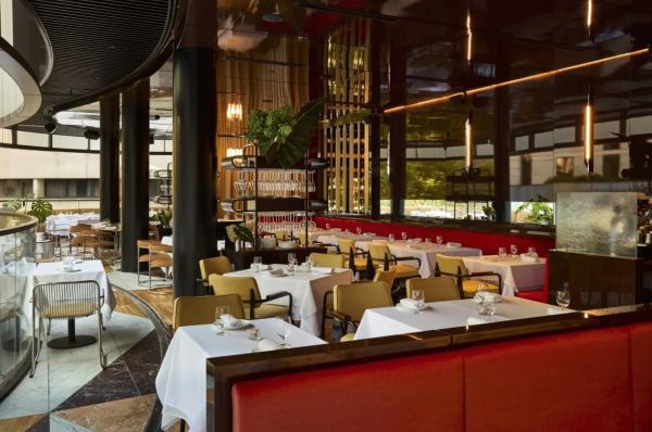 The International ()  Johnny Valiant