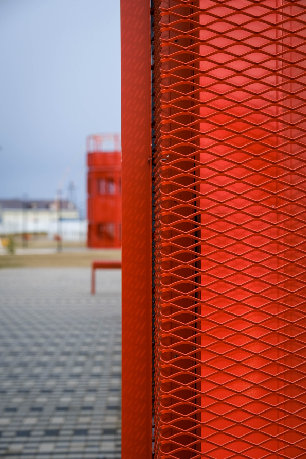       ()           /  Grd:studio